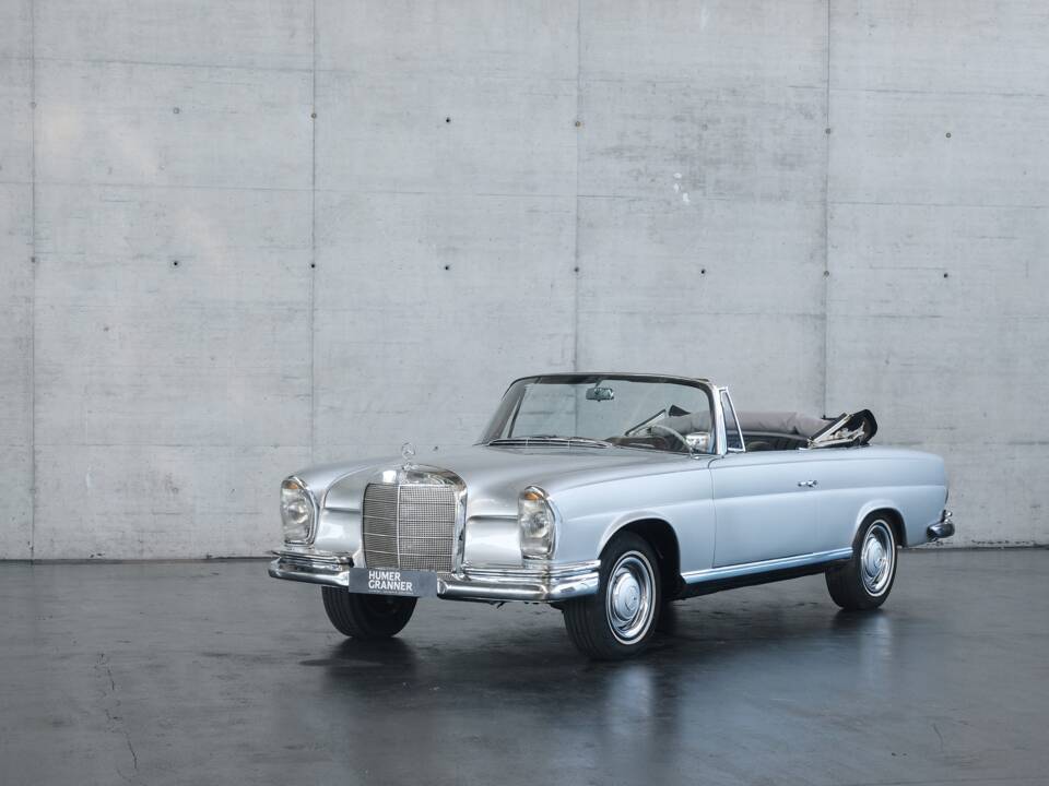 Image 4/49 of Mercedes-Benz 220 SE b (1962)