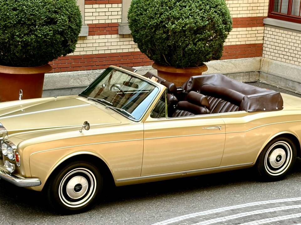 Image 1/17 of Rolls-Royce Corniche I (1976)