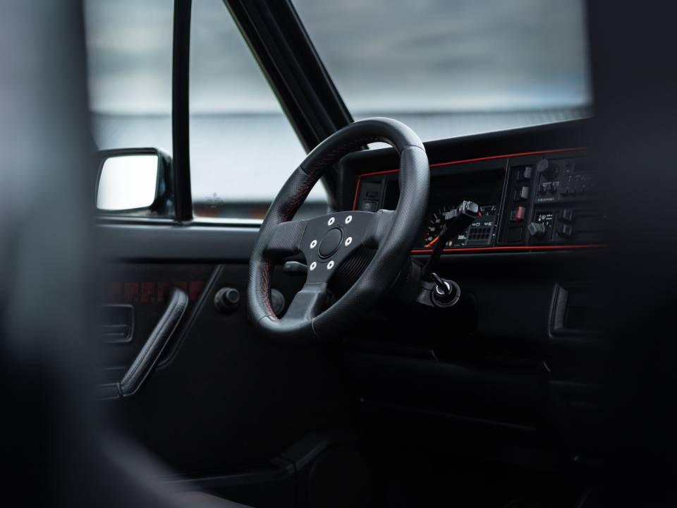 Image 13/16 of Volkswagen Golf I Cabrio 1.8 (1992)