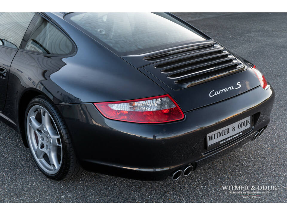 Image 7/34 of Porsche 911 Carrera S (2005)