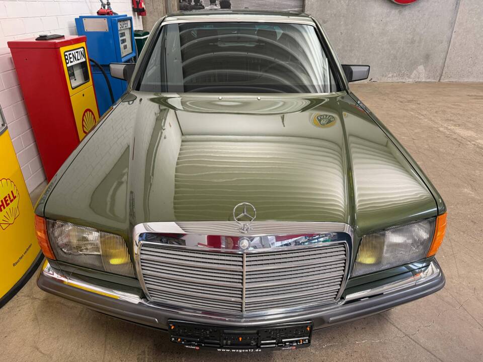 Image 4/19 of Mercedes-Benz 280 SEL (1983)