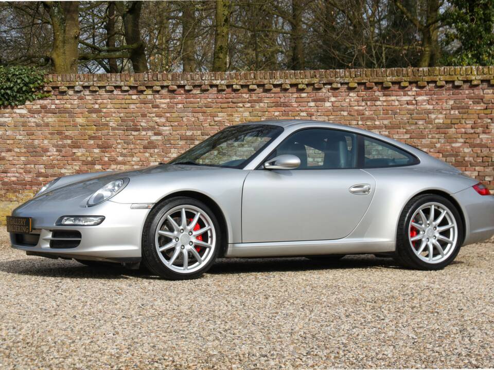 Image 35/50 of Porsche 911 Carrera S (2004)