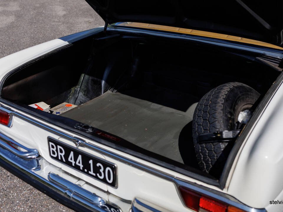 Image 36/38 of Mercedes-Benz 280 SE 3,5 (1970)