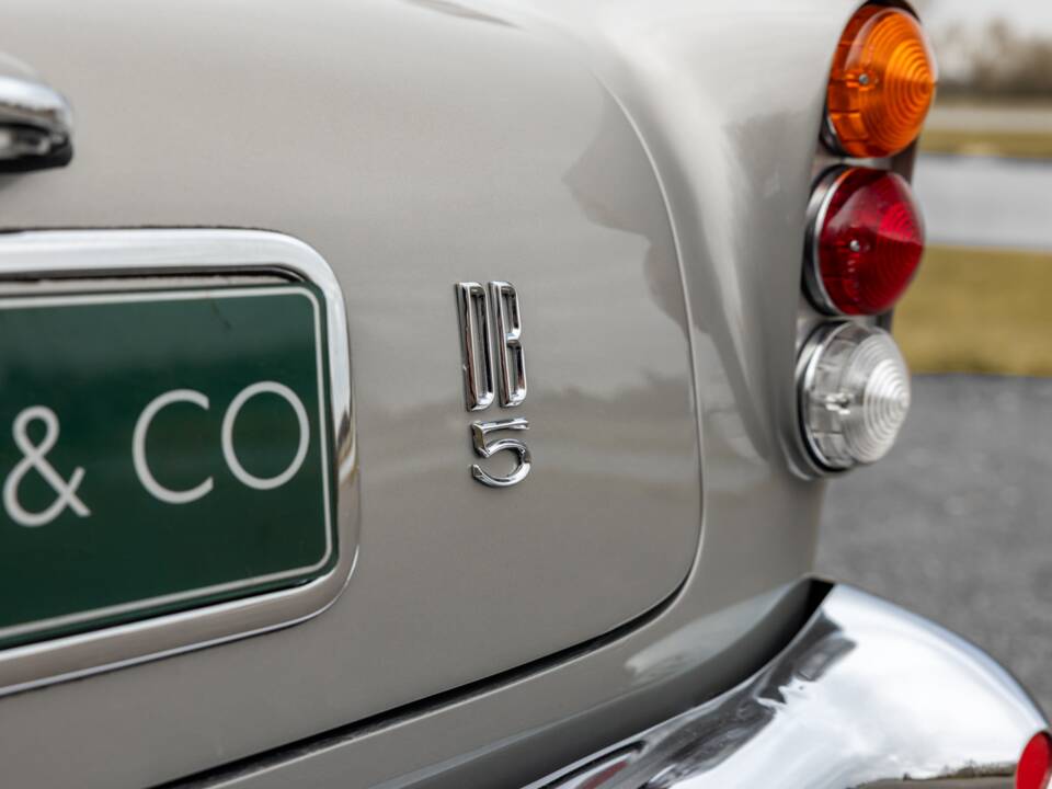 Immagine 15/74 di Aston Martin DB 5 Vantage (1964)