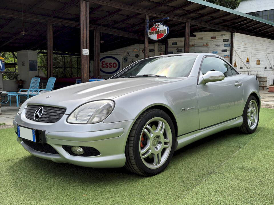 Afbeelding 53/63 van Mercedes-Benz SLK 32 AMG (2001)
