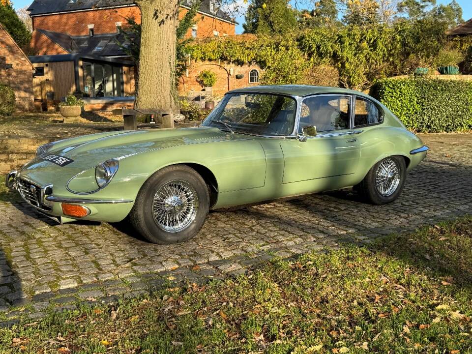 Bild 3/31 von Jaguar E-Type V12 (2+2) (1972)