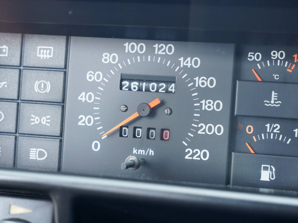 Image 29/49 of FIAT Ritmo 130 TC Abarth (1984)