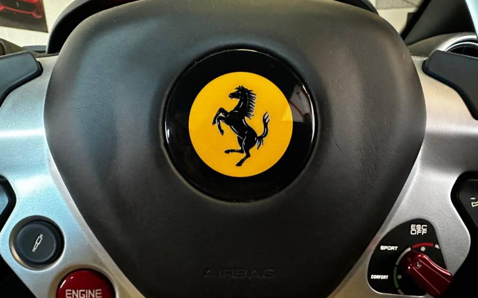 Image 22/50 of Ferrari California T (2017)