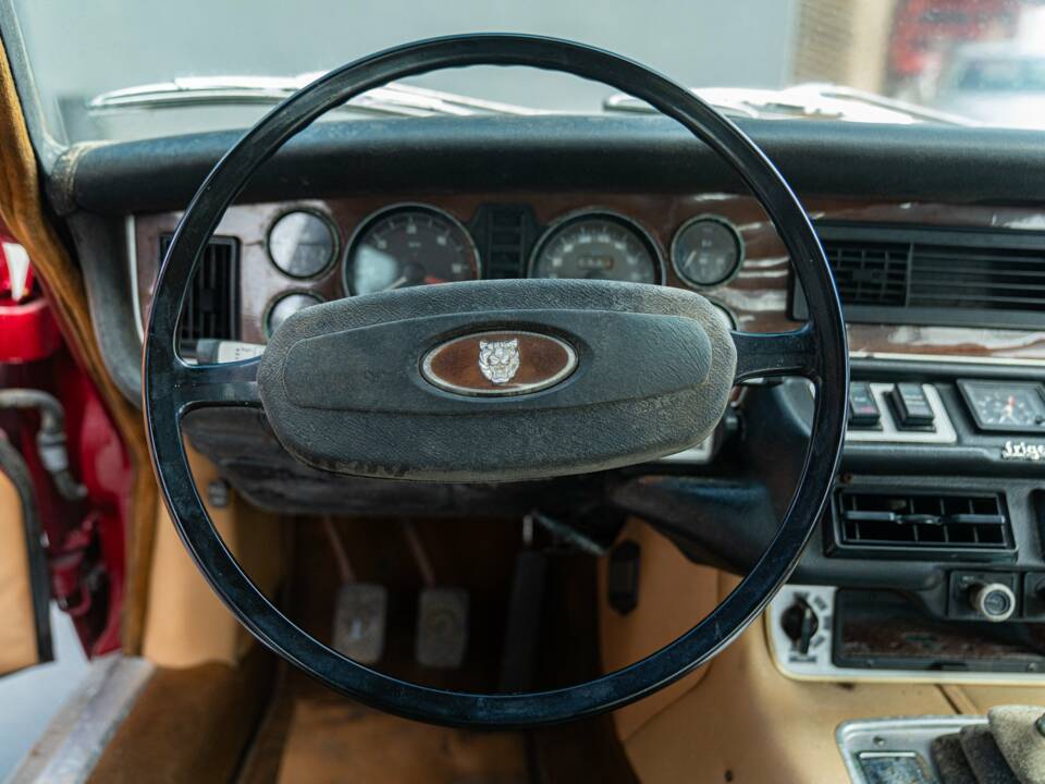 Bild 26/37 von Jaguar XJ 6 3.4 (1976)