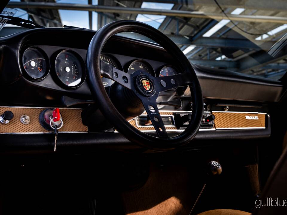 Image 40/64 de Porsche 911 2.2 S (1970)