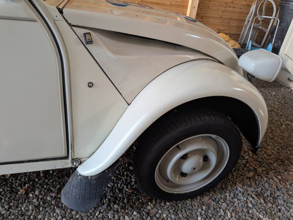 Image 19/28 de Citroën 2 CV 6 Club (1986)