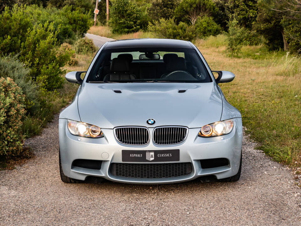 Image 44/46 of BMW M3 (2008)