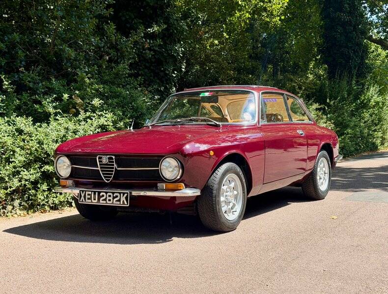 Image 2/48 of Alfa Romeo Giulia 1600 GT Junior (1972)