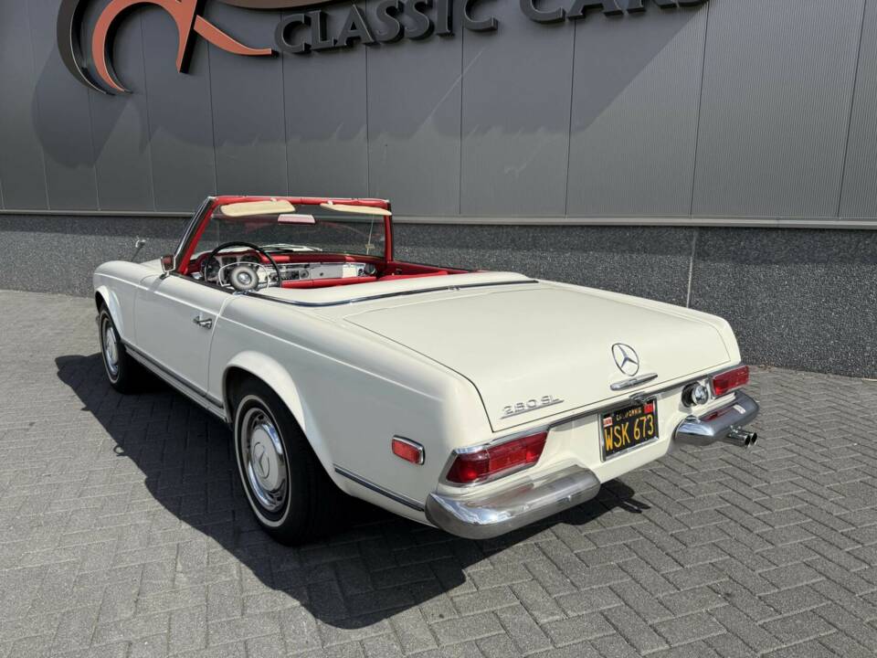 Immagine 14/50 di Mercedes-Benz 280 SL (1968)