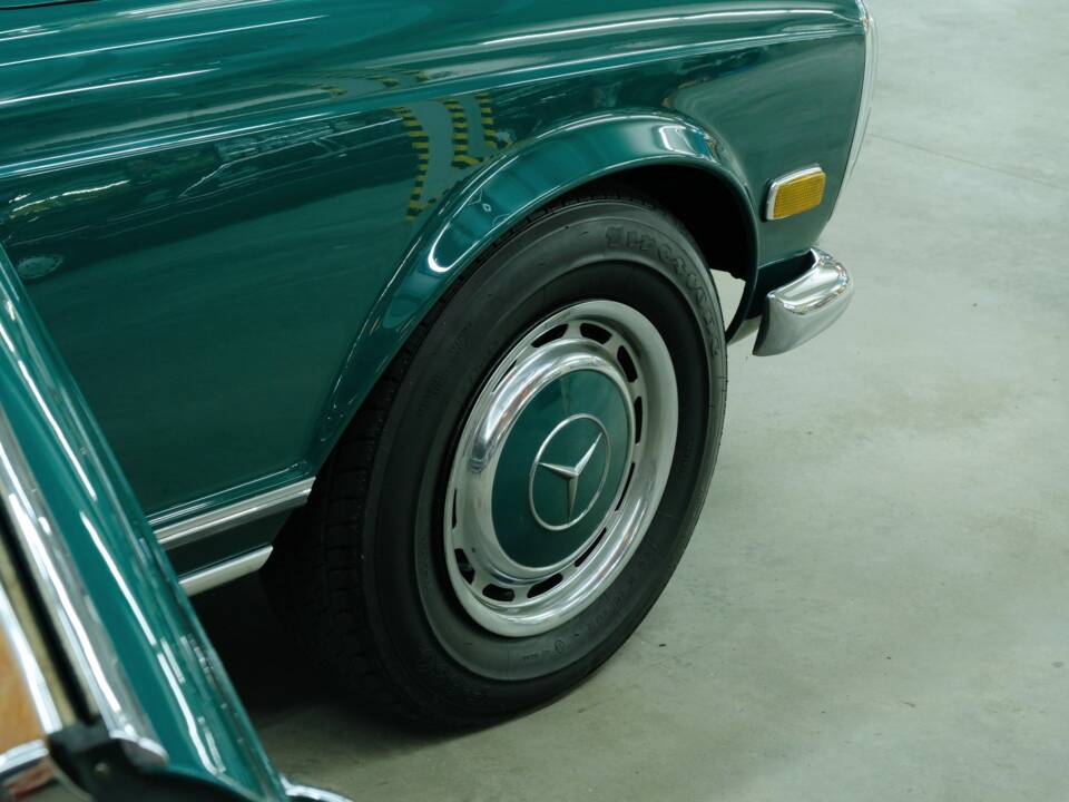 Image 39/50 de Mercedes-Benz 280 SL (1968)