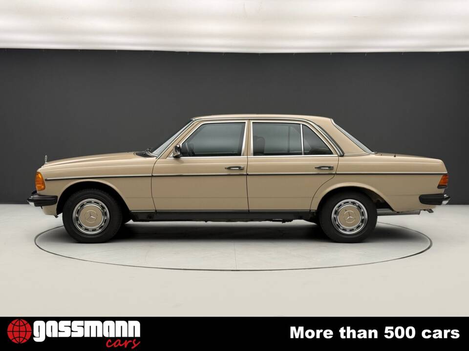 Image 5/15 de Mercedes-Benz 200 (1983)