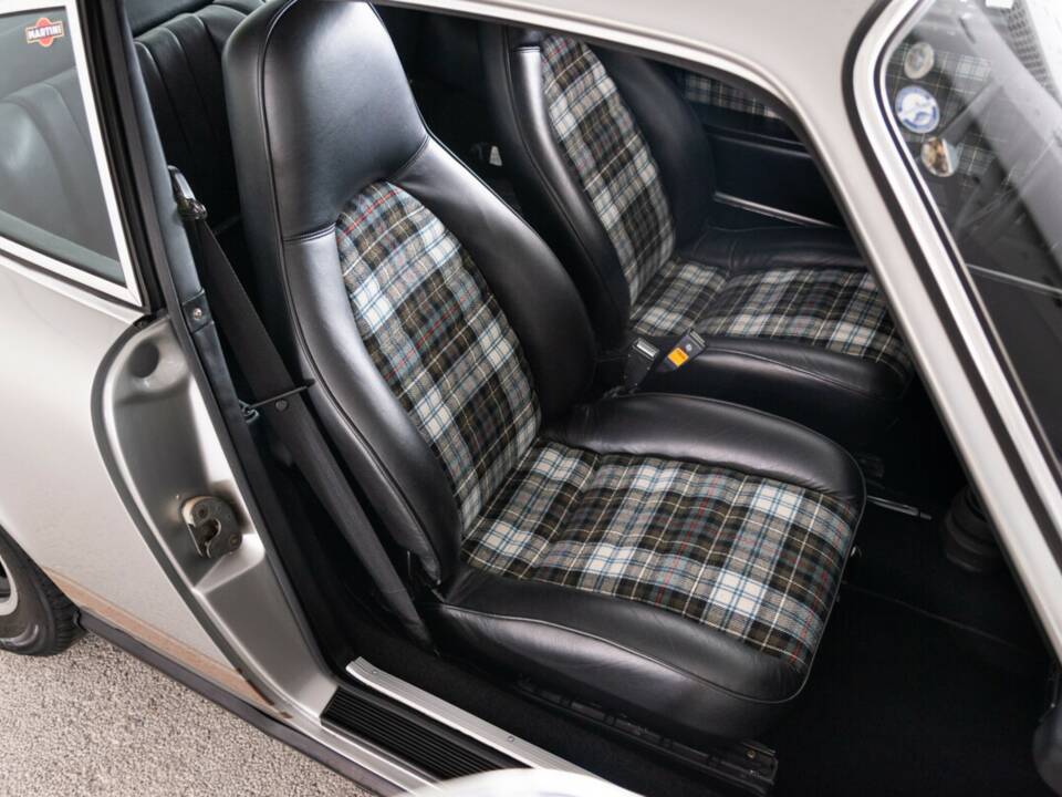 Image 40/50 de Porsche 911 Carrera 2.7 (US) (1974)
