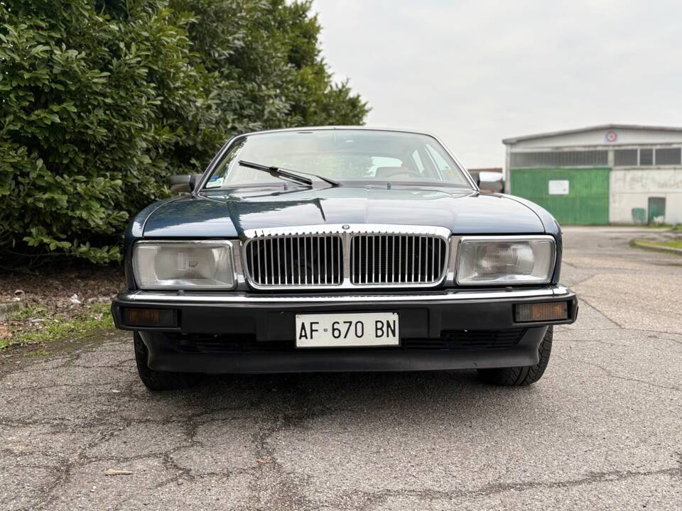 Immagine 2/31 di Jaguar XJ 40 (XJ-R) (1989)