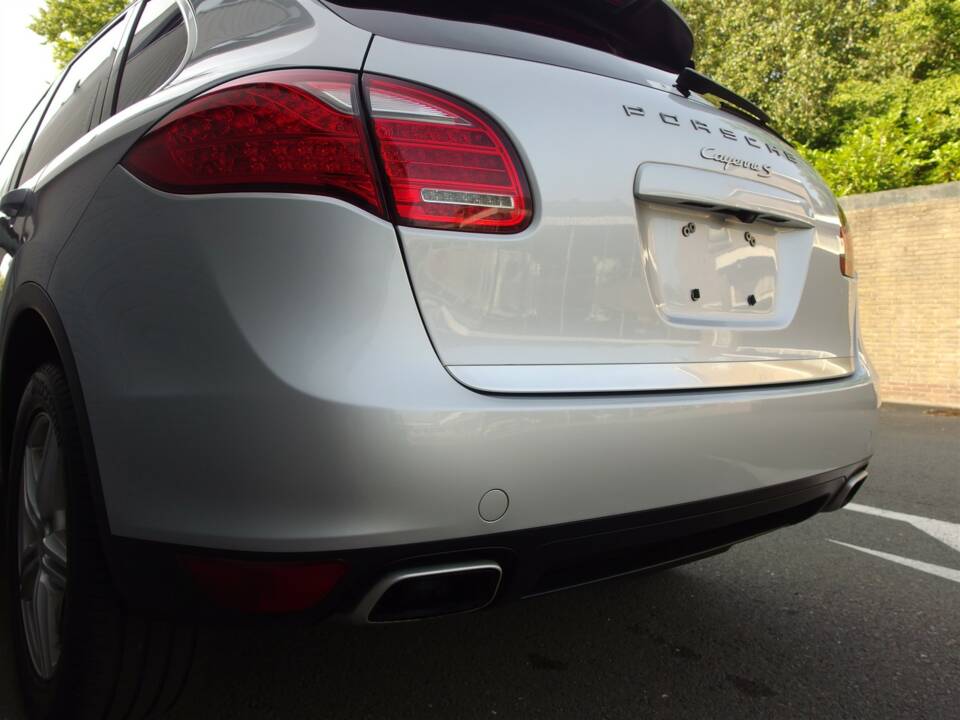 Image 15/98 of Porsche Cayenne S (2010)