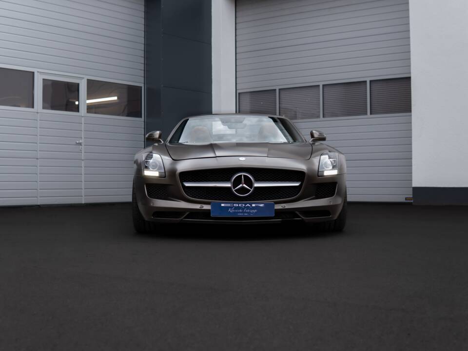 Image 6/45 of Mercedes-Benz SLS AMG Roadster (2012)