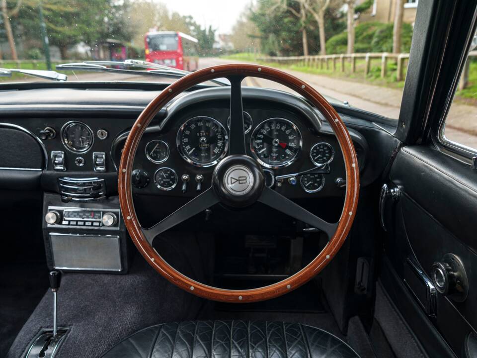 Bild 17/27 von Aston Martin DB 6 Mk II (1971)