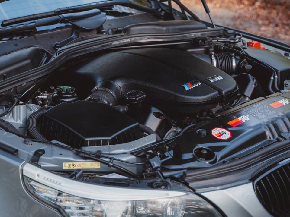 Immagine 35/35 di BMW M5 Touring (2007)