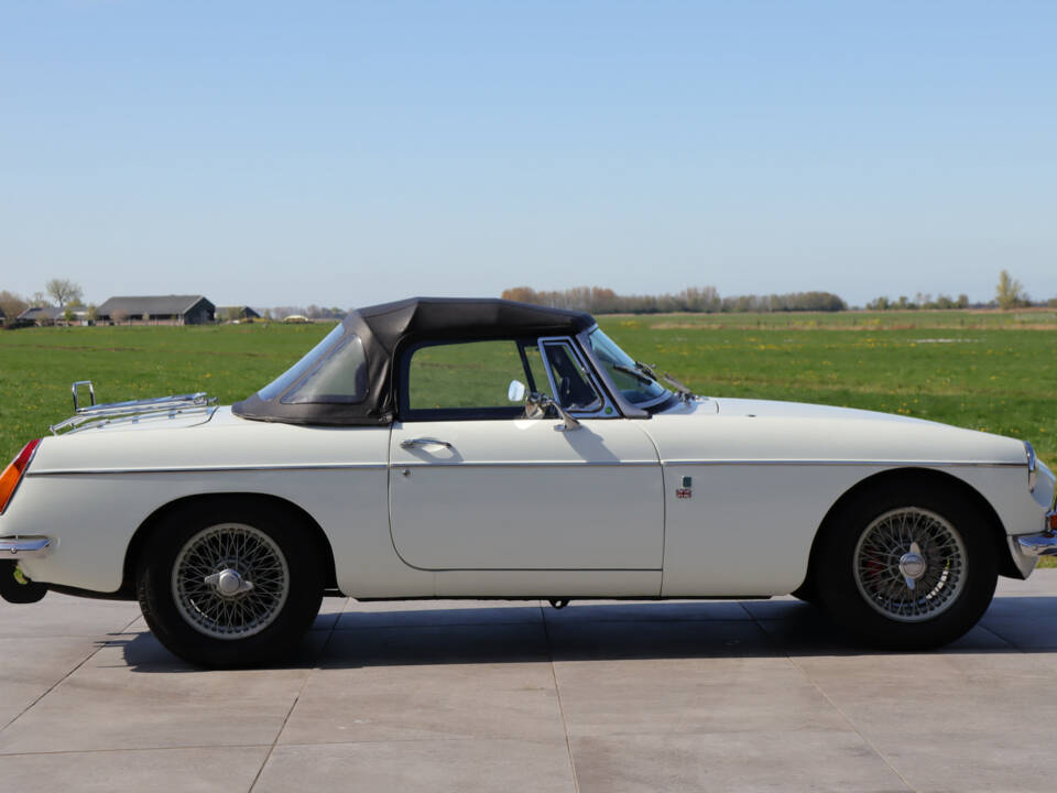 Bild 5/50 von MG MGB (1972)