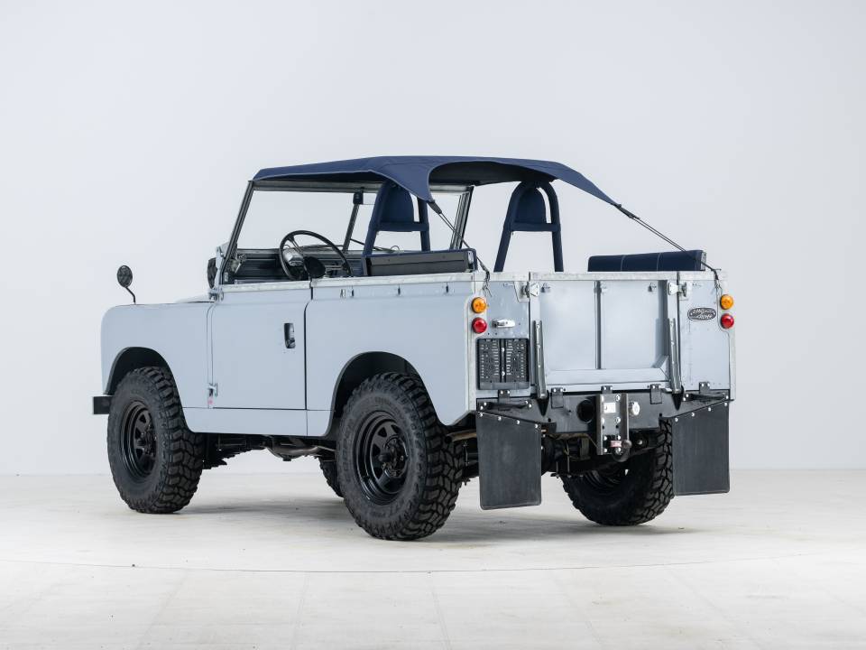 Image 18/57 of Land Rover 88 (1961)