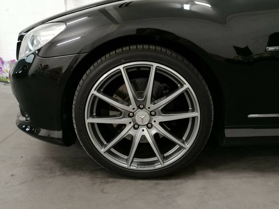 Image 8/26 of Mercedes-Benz CL 500 (2008)