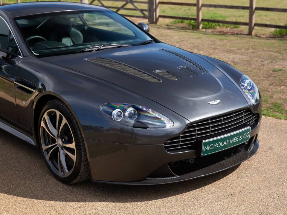 Bild 23/79 von Aston Martin V12 Vantage (2011)