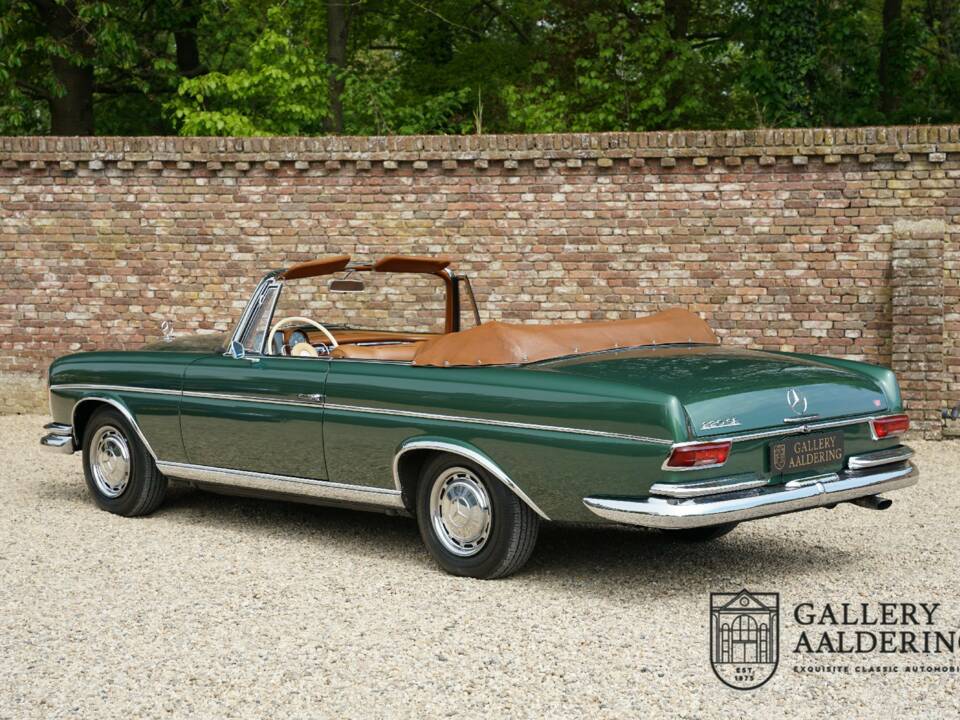 Afbeelding 13/50 van Mercedes-Benz 220 SE b (1964)