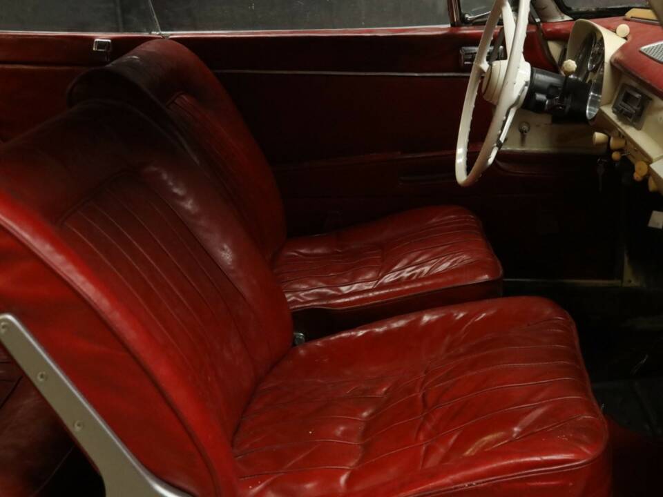 Immagine 37/50 di BMW 503 (1957)