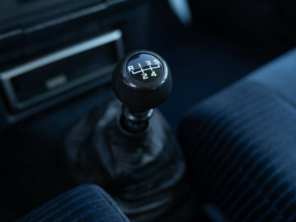 Immagine 33/43 di Volvo 240 GLE Injection (1989)