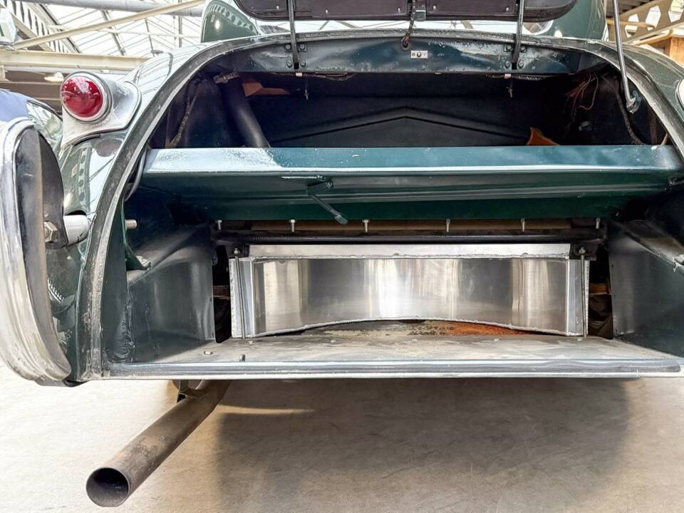 Image 19/28 of Jaguar XK 120 FHC (1953)