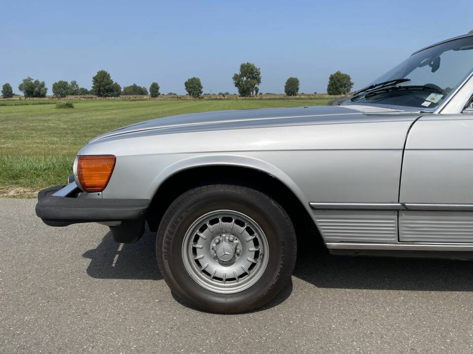 Image 5/8 de Mercedes-Benz 380 SL (1984)