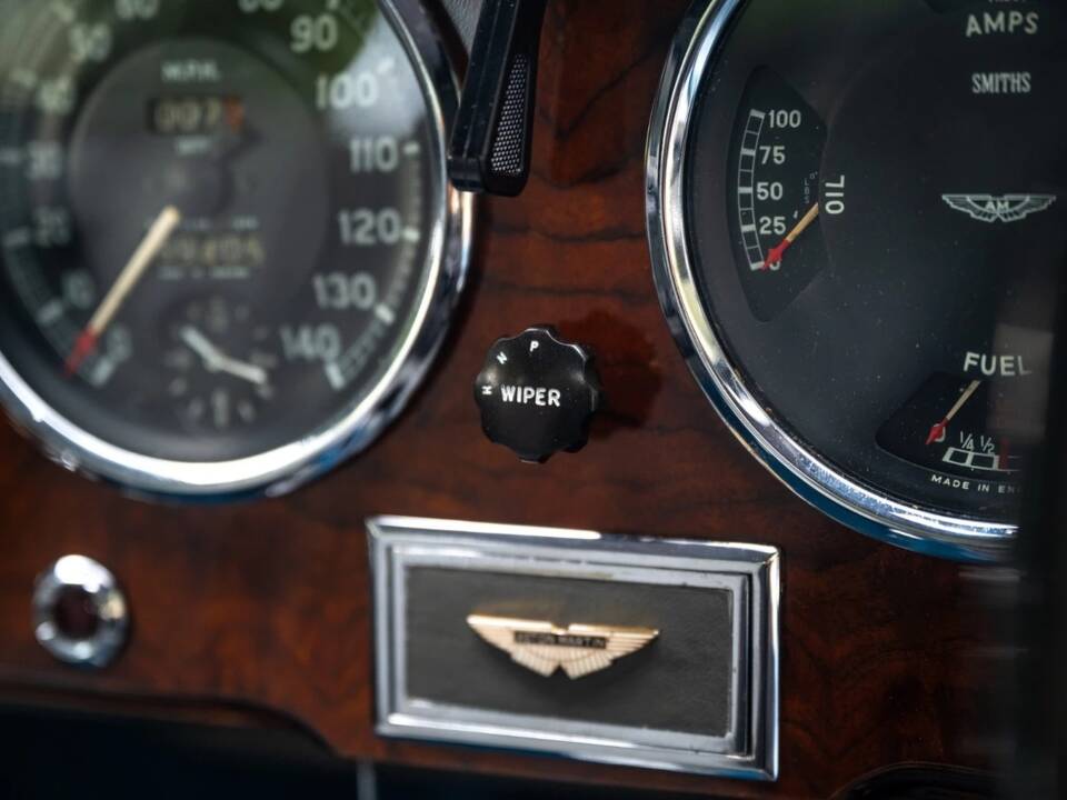 Image 48/64 of Aston Martin DB 2/4 Mk II (1957)