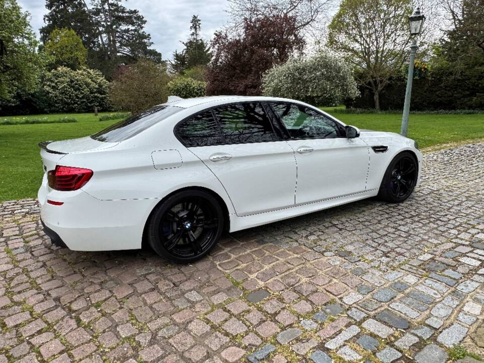 Bild 14/30 von BMW M5 (2014)