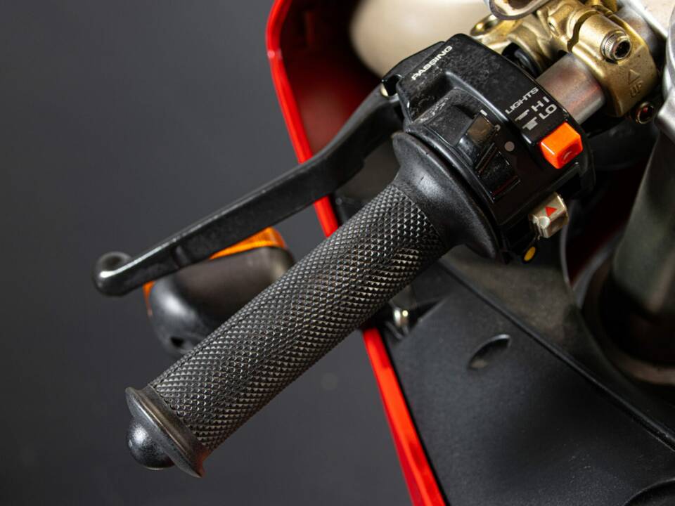 Bild 46/50 von Ducati 916 (1994)