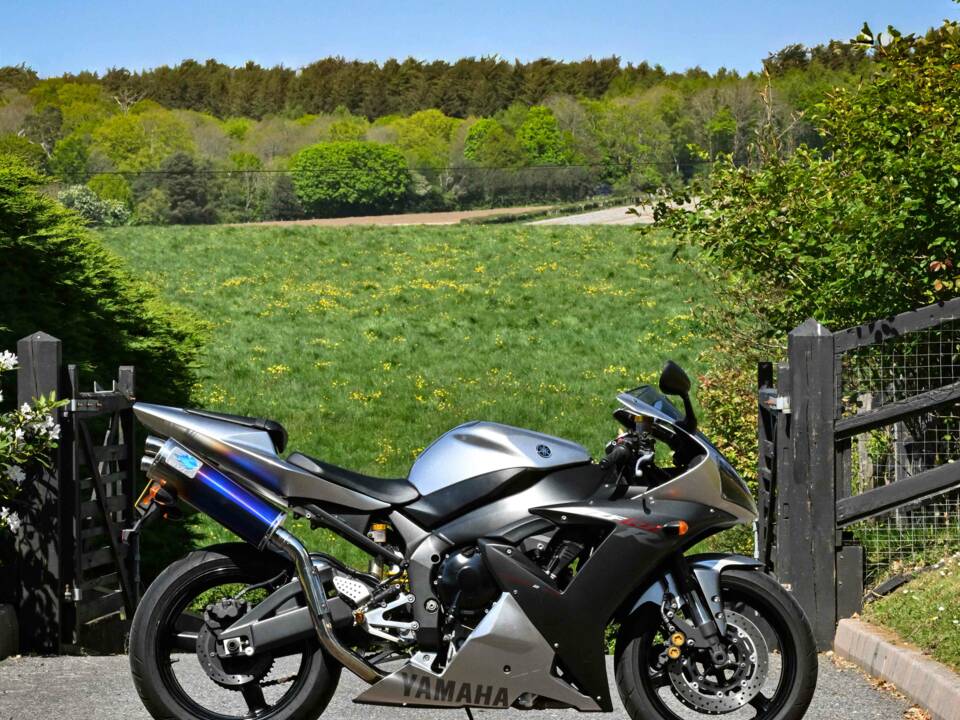 Bild 12/49 von Yamaha YZF-R1 (2002)