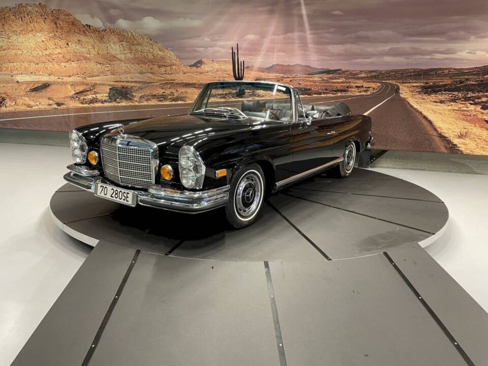 Image 17/37 of Mercedes-Benz 280 SE (1970)