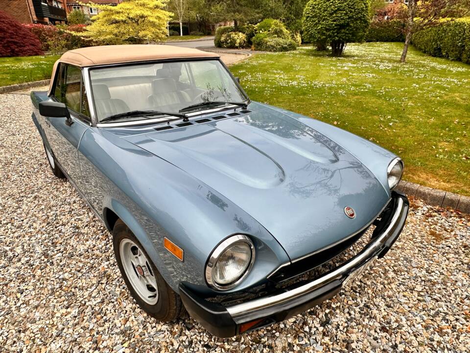 Image 3/37 of FIAT Spider 2000 (1981)
