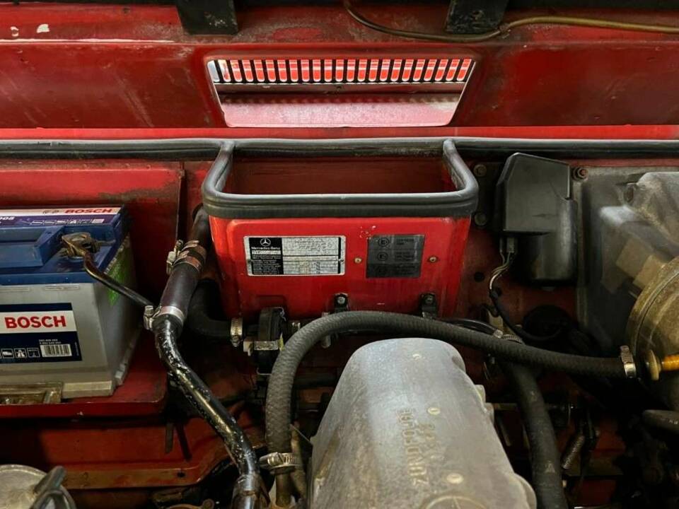 Image 23/50 de Mercedes-Benz 230 CE (1981)