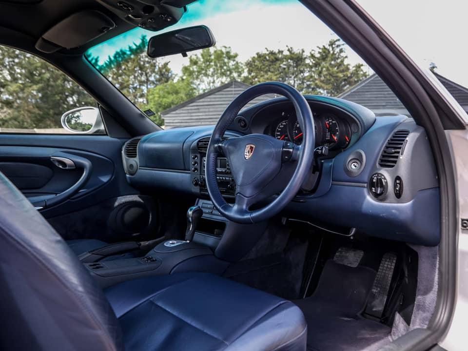 Image 18/32 of Porsche 911 Carrera (1998)