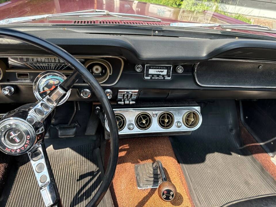Image 2/8 of Ford Mustang 200 (1965)
