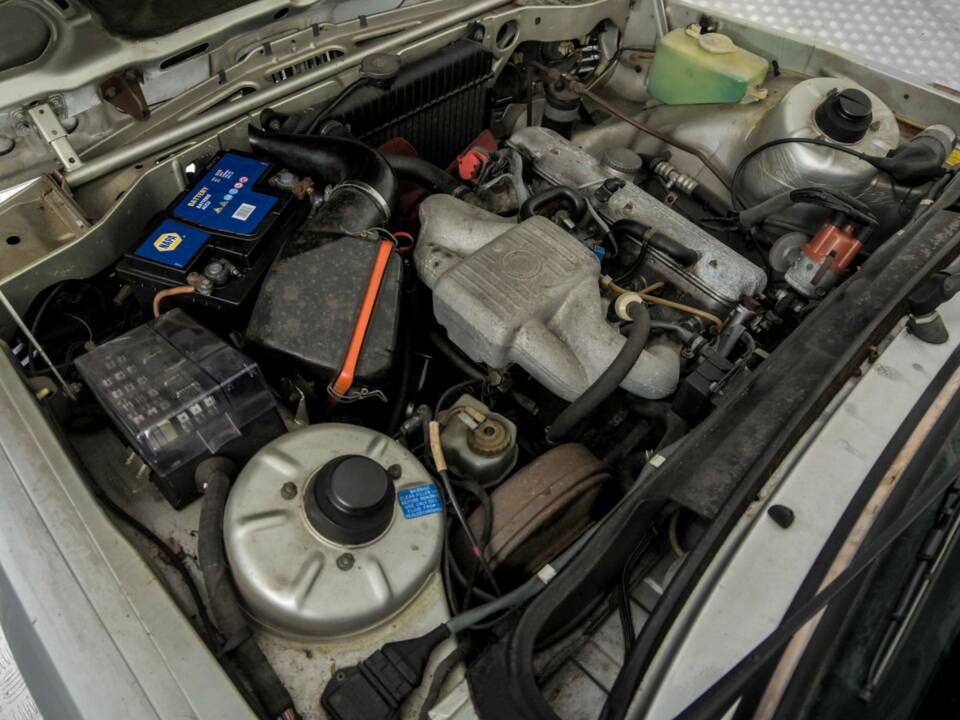 Bild 36/50 von BMW 320i (1981)