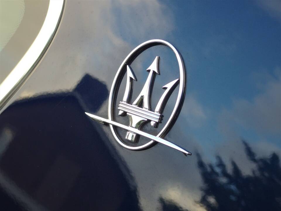 Image 37/99 of Maserati GranTurismo 4.2 (2008)