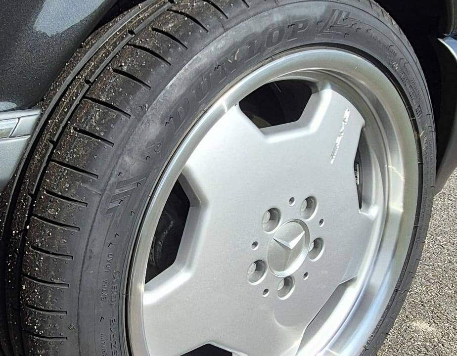 Bild 29/33 von Mercedes-Benz 560 SEC (1989)