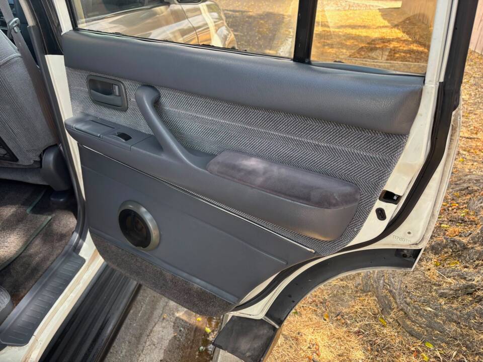 Bild 32/42 von Toyota Land Cruiser J80 (1994)