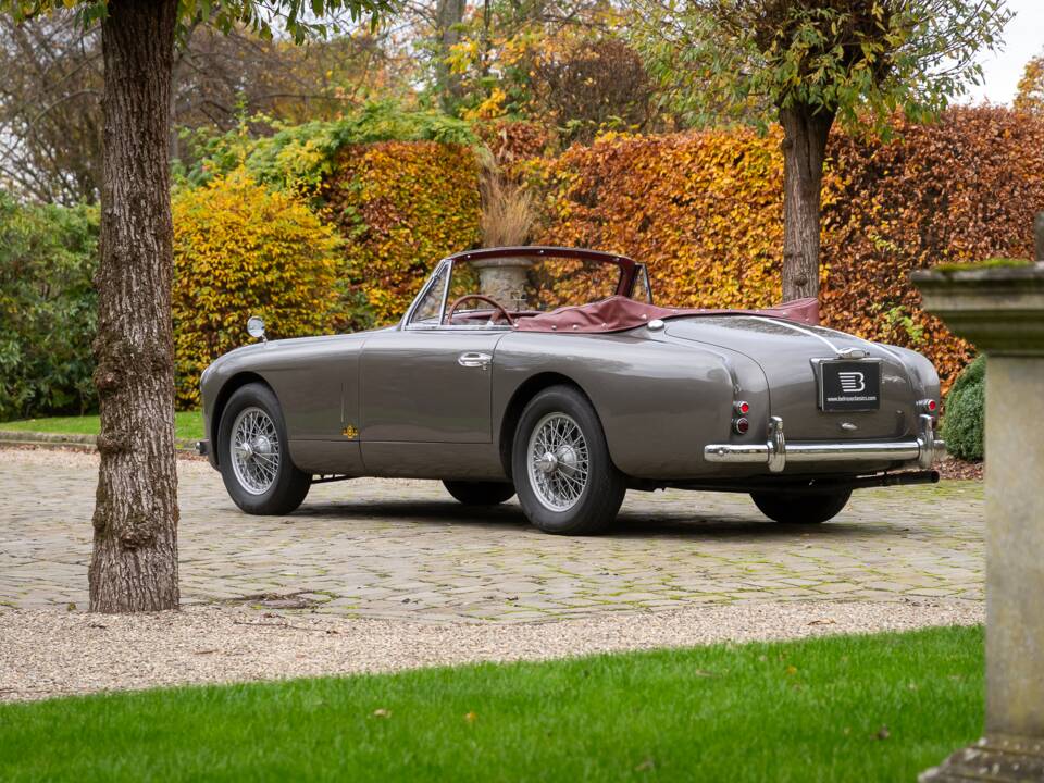 Afbeelding 26/29 van Aston Martin DB 2&#x2F;4 Mk II DHC (1956)