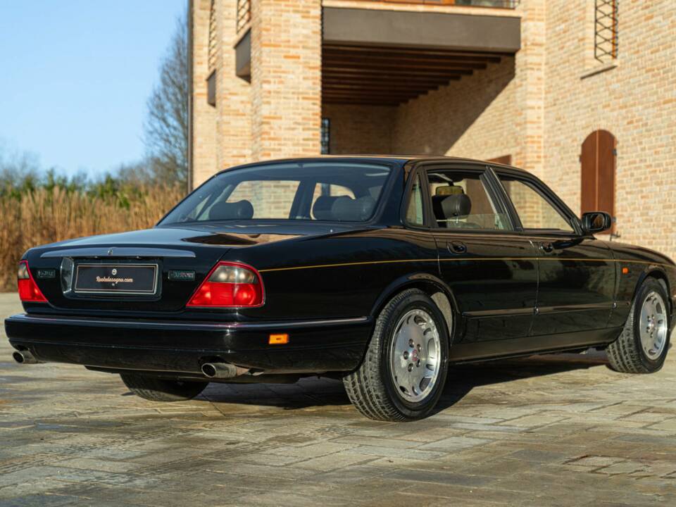 Bild 6/50 von Jaguar XJ 6 4.0 Sport (1995)